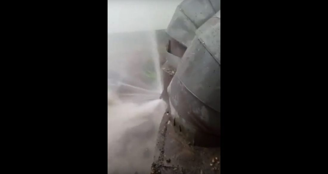 ЖКХ, Происшествия, Томские новости, Осипенко Котовского прорвало трубу В Томске на пересечении улиц Котовского и Осипенко прорвало трубу с горячей водой (ВИДЕО)