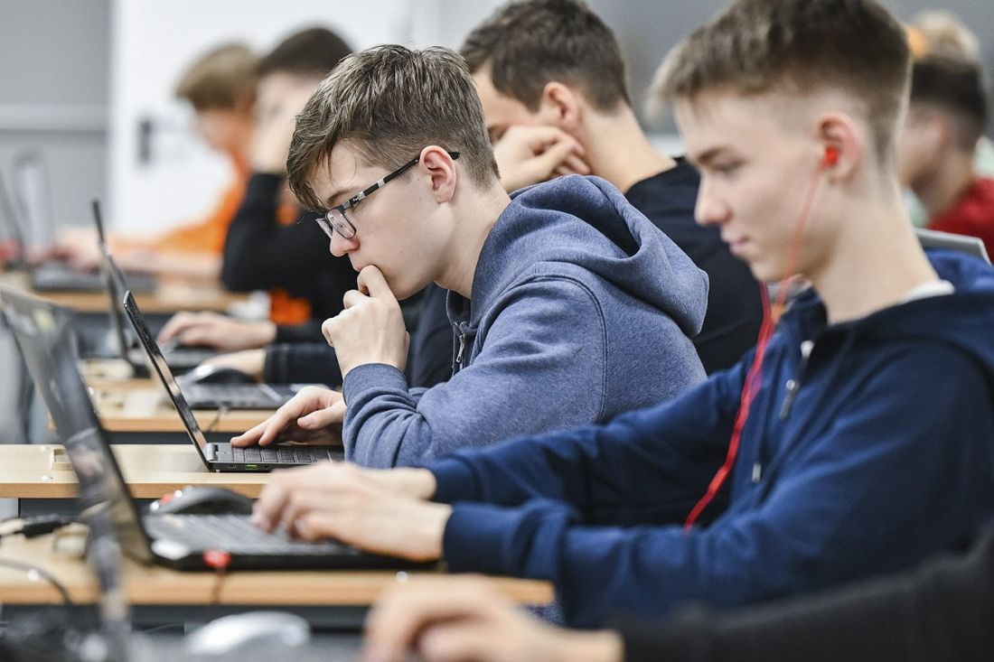 Ростелеком, Томские новости, Ростелеком дети интернет образование безопасность защита Стартовал VIII Всероссийский онлайн-чемпионат «Изучи интернет — управляй им»