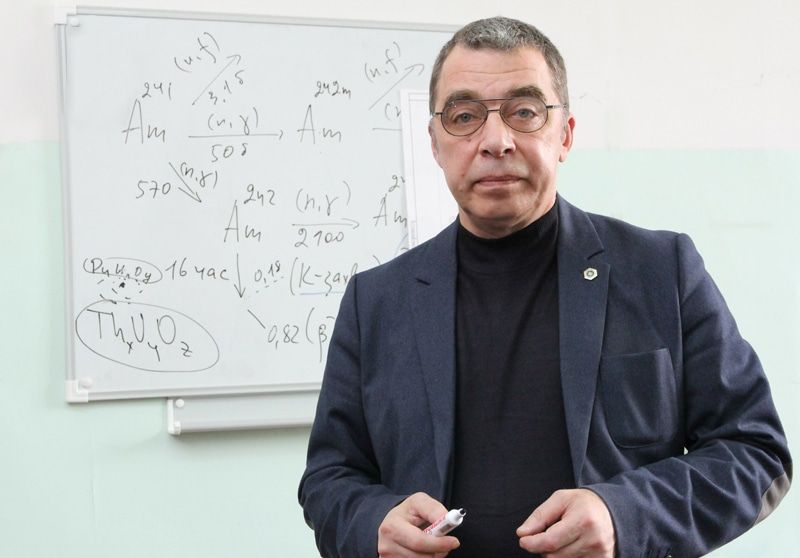 Образование и наука, Томские новости, дефект масс теория относительности образование наука Шаманин Томский ученый вместе с коллегой внесли серьезное уточнение в Общую теорию относительности Эйнштейна