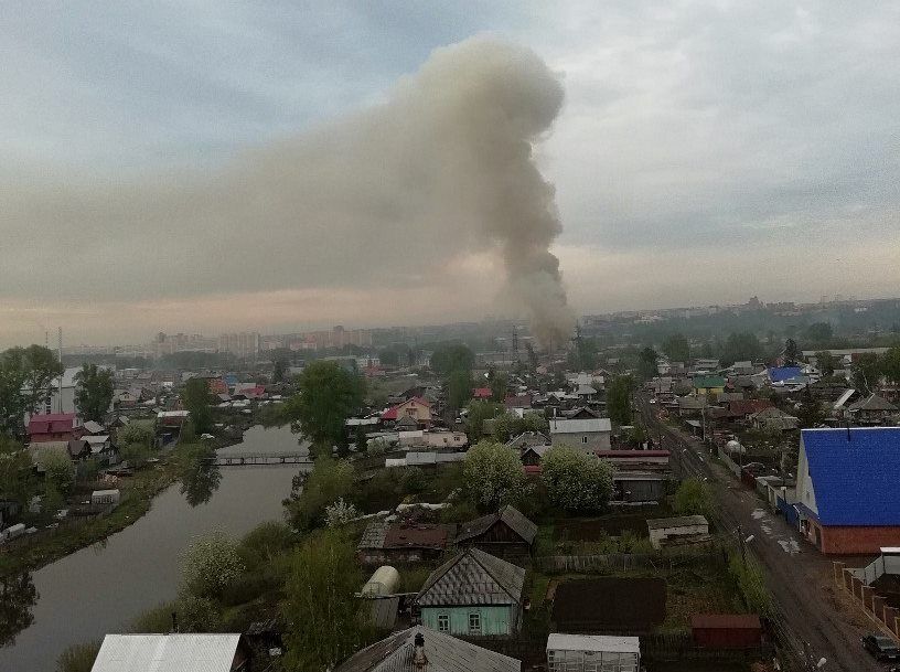 Происшествия, Томские новости, пожар горит огонь черемошники В Томске загорелся склад стройматериалов