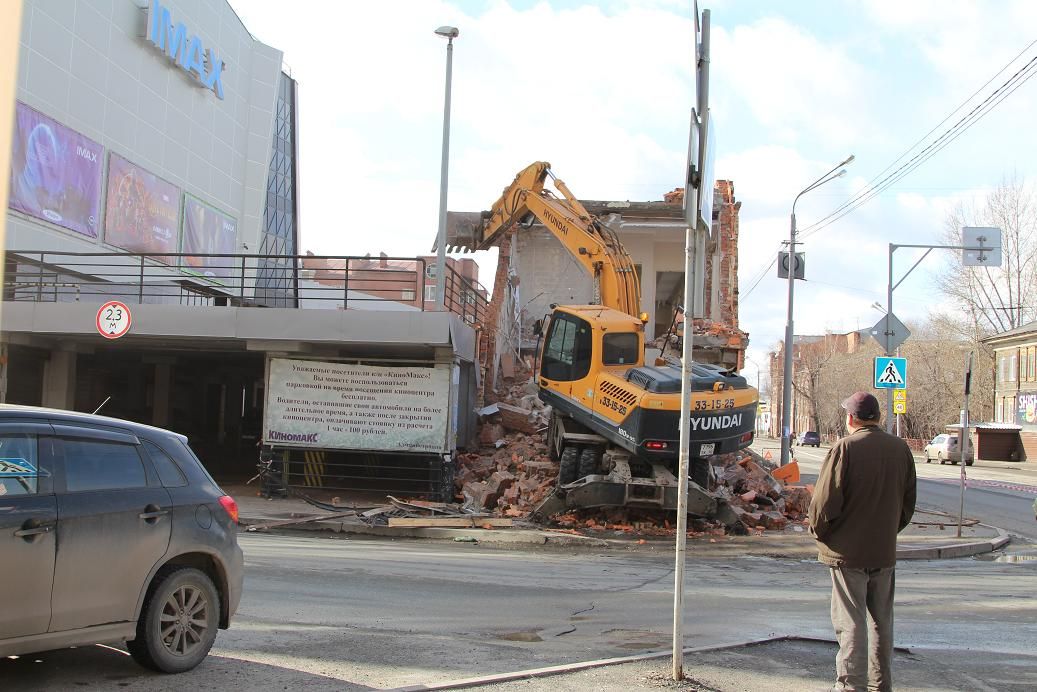 Город, Судебные дела, Томские новости, самострой Киномакс снос здания самовольные строения В Томске сносят самострой у «Киномакса» (ФОТО)