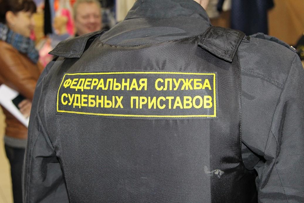 Судебные дела, Томские новости, Грек ограбил украл золото ювелирные украшения Томские приставы выдворили гражданина Греции