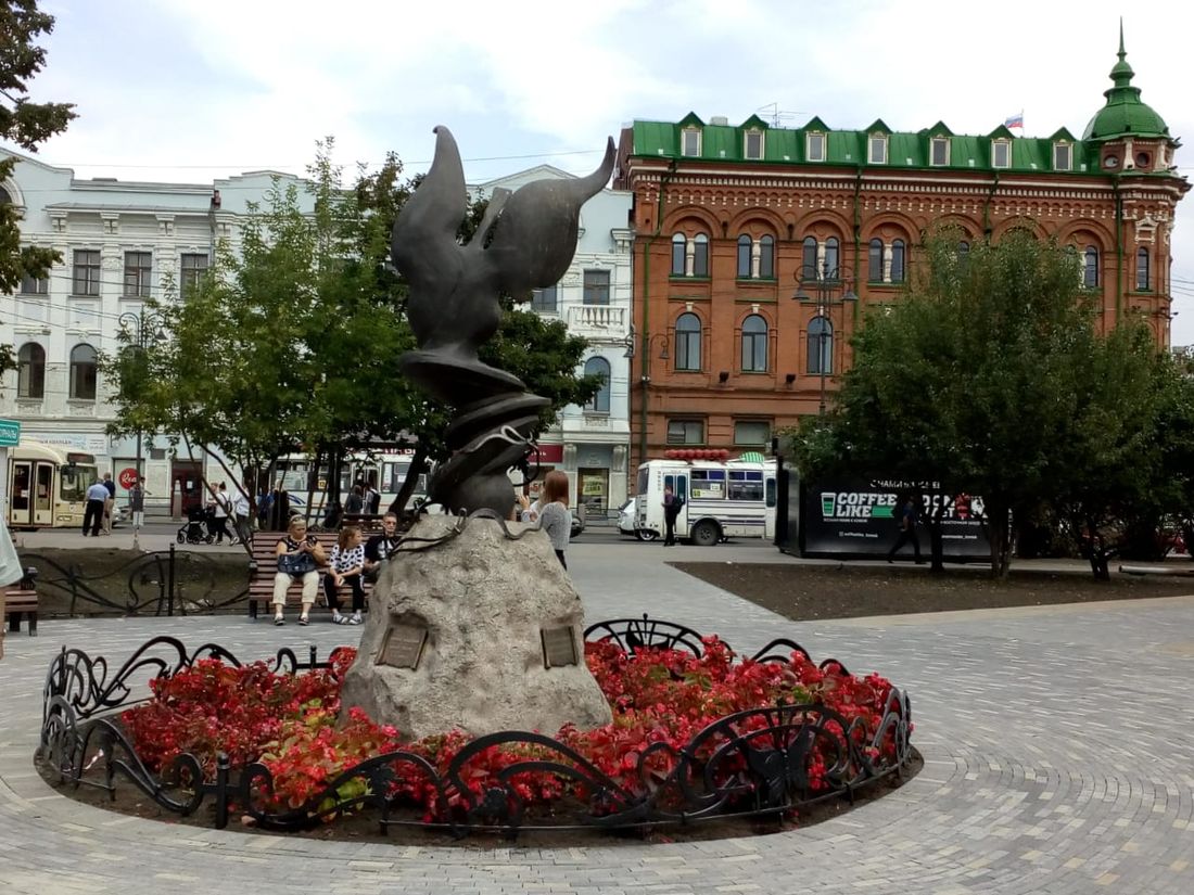 Город, Городское благоустройство, Томские новости, город благоустройство цветы В Театральном сквере Томска высадили бегонии и хосты