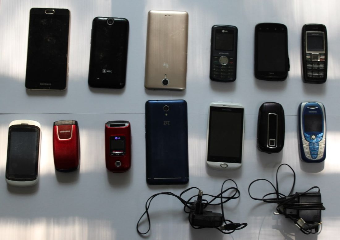 Криминал, Томские новости, тюрьмы Томска происшествия запрещенные предметы передачки свидания В Томске отец пытался передать в колонию 13 сотовых телефонов для сына