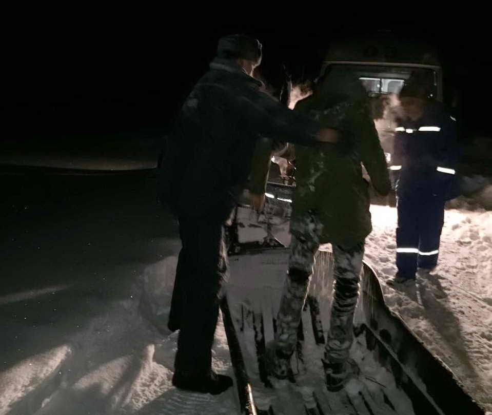 Происшествия, Томские новости, МЧС спасатели спасли вывели к людям помощь что делать, если заблудился Молодая пара заблудилась в лесу у томского села, их вывели спасатели