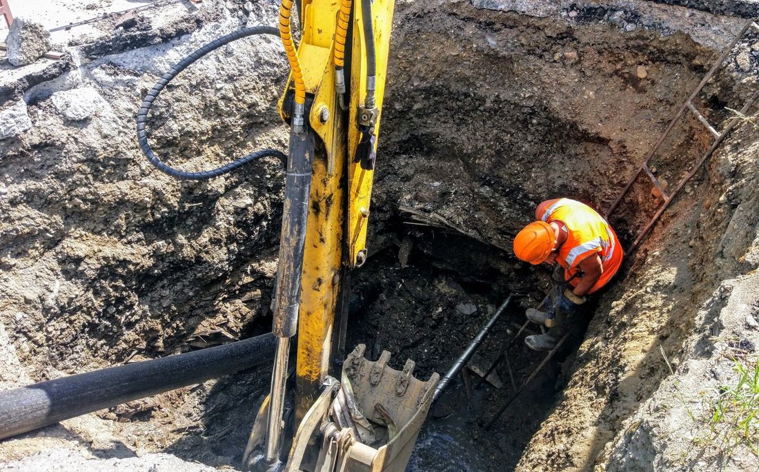 ЖКХ, Томские новости, водопровод вода 2-й «Томскводоканал» прокладывает водопровод во 2-й пос.ЛПК
