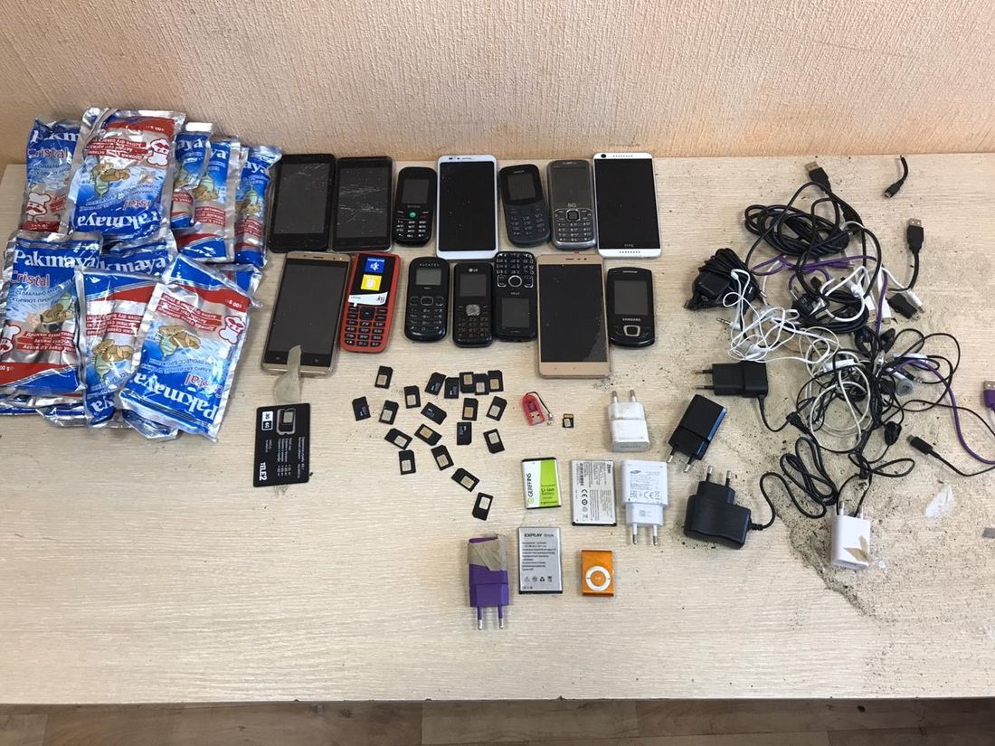 Криминал, Томские новости, запрещенные предметы вещества попытка передать режимный объект зэкам телефоны свидание В асиновскую колонию пытались передать 90 запрещенных предметов