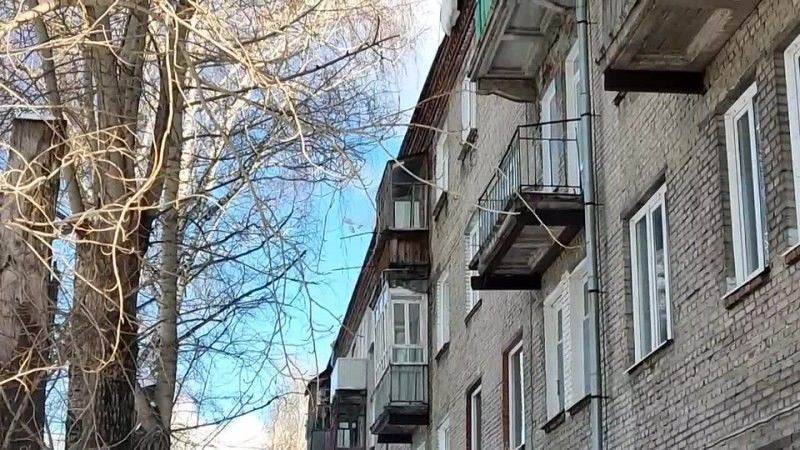 Происшествия, Томские новости, авария упала крыша кровля дома инциденты сводка происшествий жесть Томска интересные новости В Томске начался ремонт кровли дома, предположительно обрушившейся под тяжестью снега