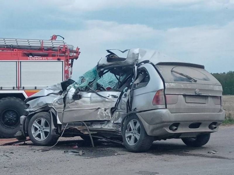 Происшествия, Томские новости, авария ДТП врезались пострадали сводка происшествий жесть Томска интересные новости Двое погибли при столкновение BMW и грузовика на трассе в Томской области