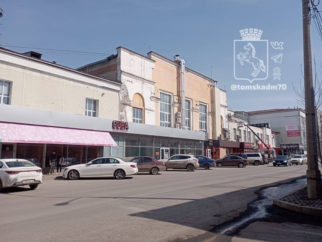 Происшествия, Томские новости, происшествия обрушилась крыша интересные новости жесть Томска Ночью в Томске у здания бывшего электролампового завода обрушилась часть карниза стены