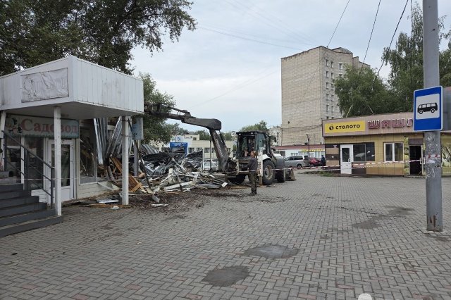 Благоустройство вместо пончиков: в Томске снесли здание, где продавалась легендарная выпечка