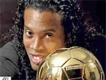 Томский Обзор, новости, Мировые новости Роналдинью признан лучшим футболистом Европы 2005 года Роналдинью признан лучшим футболистом Европы 2005 года