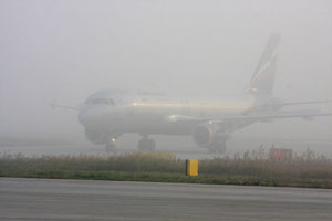 Томские новости, Четыре авиарейса из-за тумана не могут прибыть в томский аэропорт Четыре авиарейса из-за тумана не могут прибыть в томский аэропорт