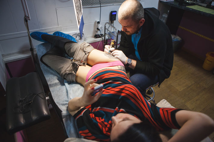 Сделать нанесение татуировки в Томске в стерильном помещении