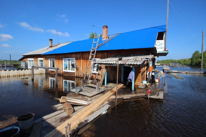 Паводок, Томские новости, Томские спасатели помогли жителям затопленного поселка Томские спасатели помогли жителям затопленного поселка