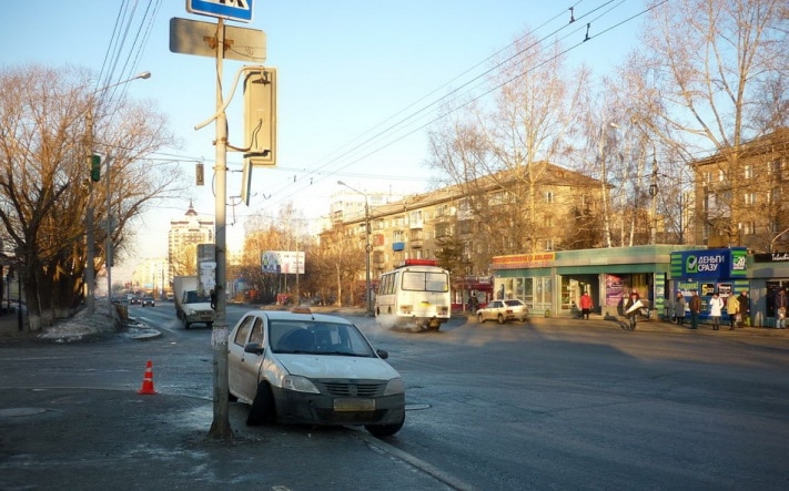 Происшествия, Томские новости, В Томске иномарка сбила женщину на тротуаре В Томске иномарка сбила женщину на тротуаре