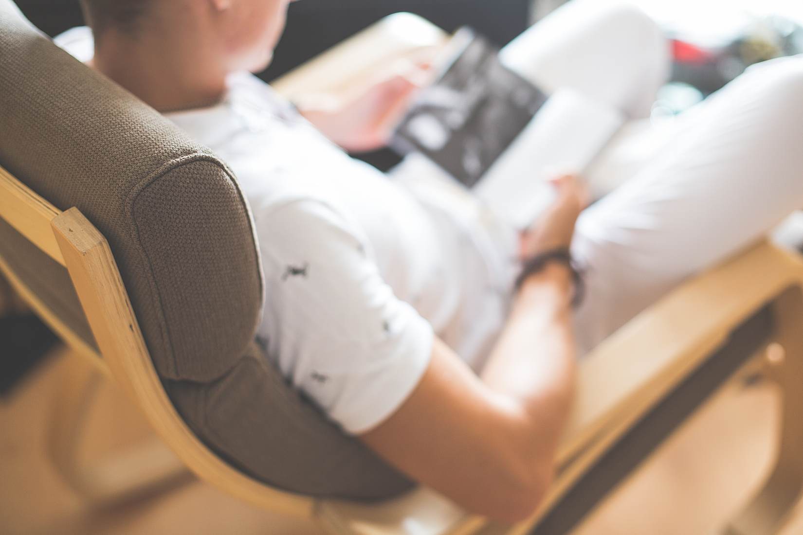 Книжный день. 5 свежих книг для «деловой прокачки»: управляй рабами, грабь банк и не бойся зомби-эко Книги, Книжный день