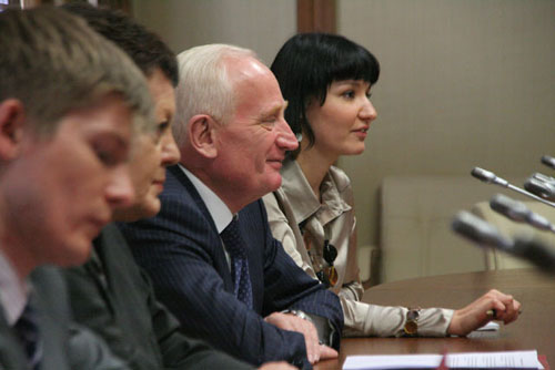 Губернатор Томской области В. Кресс