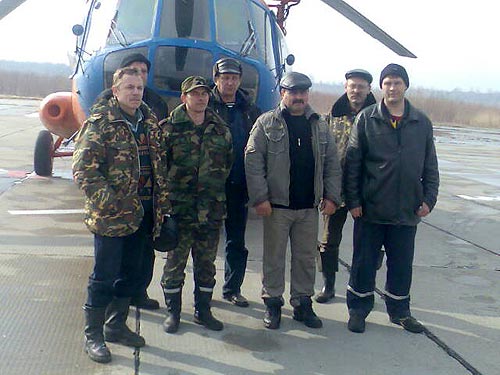 Найденные пассажиры и экипаж вертолета