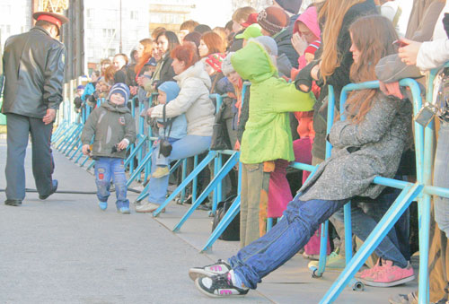 Первое мая в Томске: вечерний концерт на площади перед Дворцом Спорта