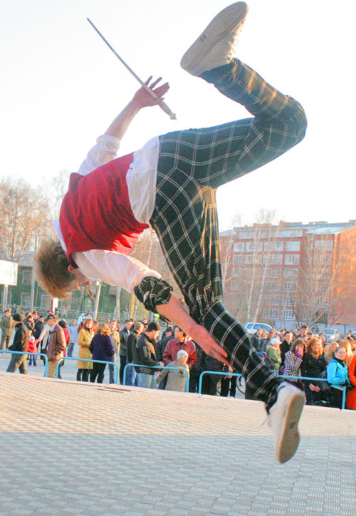Первое мая в Томске: вечерний концерт на площади перед Дворцом Спорта