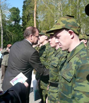 Н.Николайчук и призывники