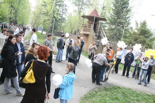 Посадка деревьев в Городском саду