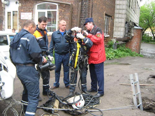Спуск в провал возле Сибирского Бистро
