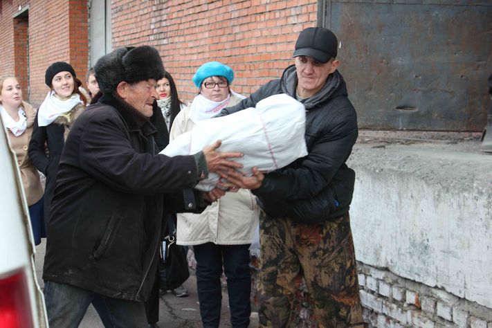 Вагон гуманитарной помощи