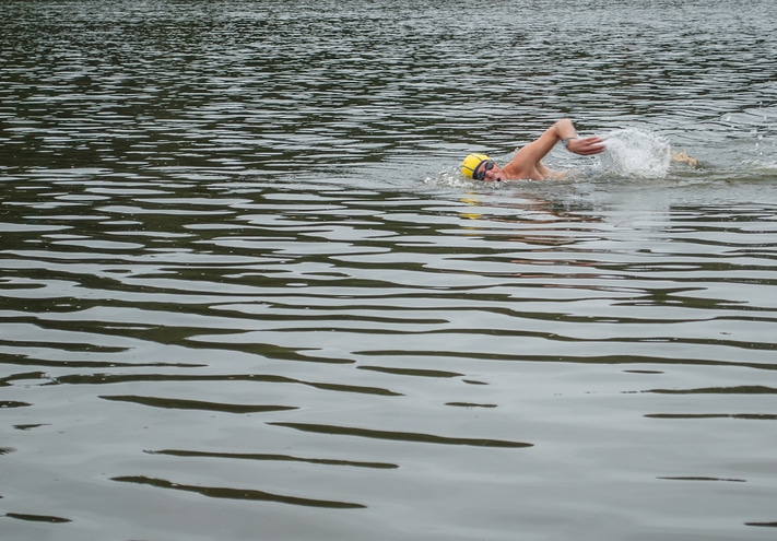 Плавание_в_холодной_воде