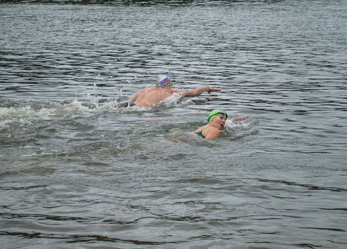 Плавание_в_холодной_воде