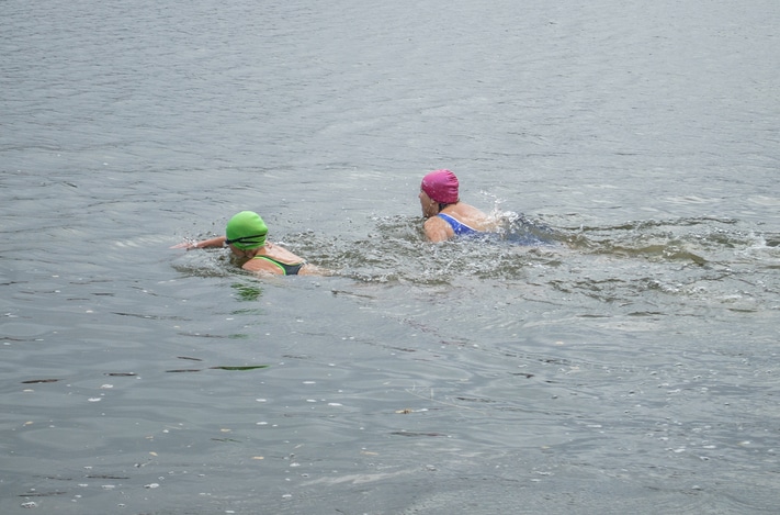 Плавание_в_холодной_воде