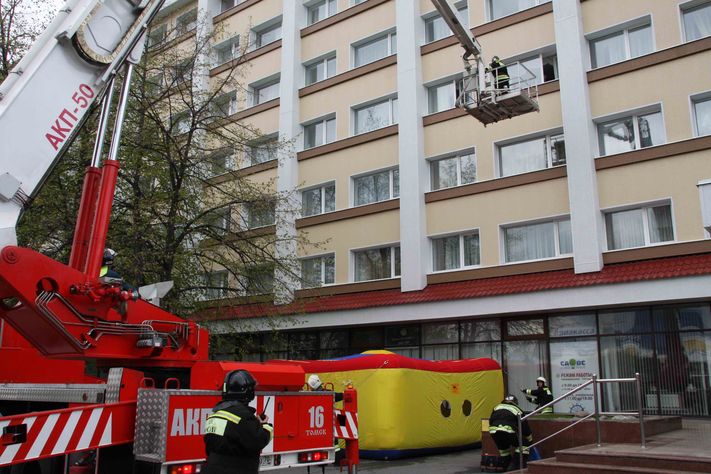 Учения в гостинице