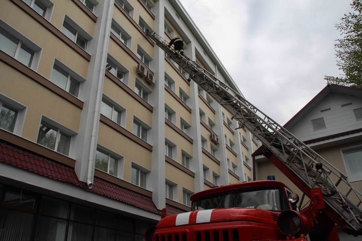 Учения в гостинице