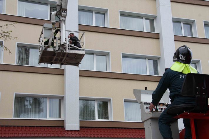 Учения в гостинице