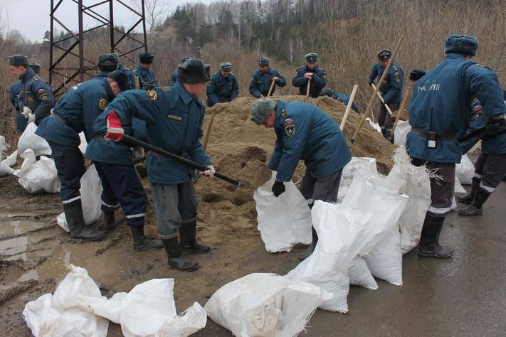 Укрепление берега в томском поселке