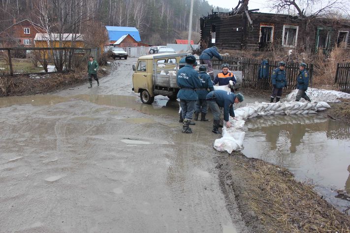 Укрепление берега в томском поселке