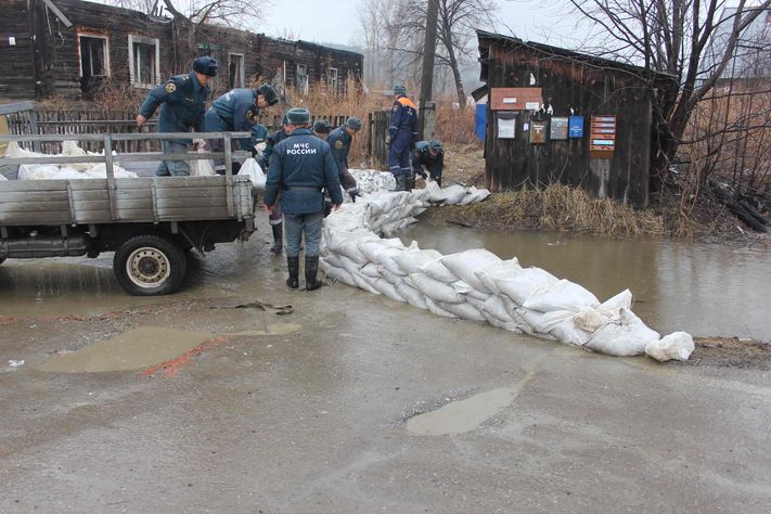 Укрепление берега в томском поселке