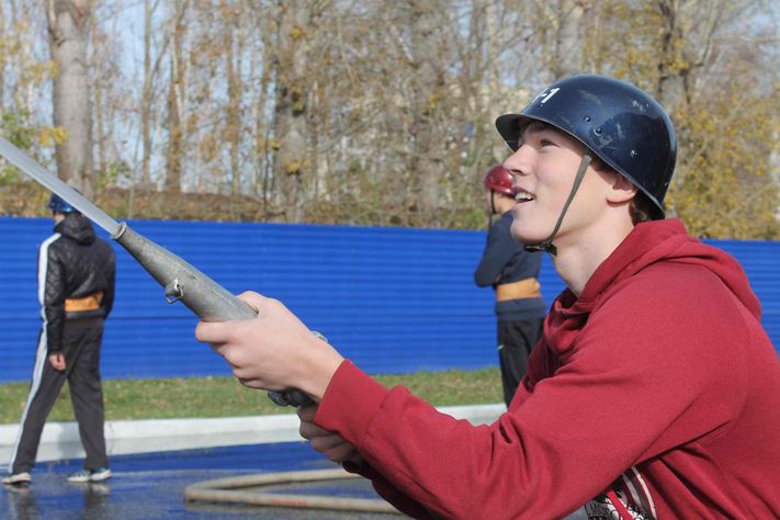 Соревнования по пожрано-прикладному спорту среди школьников