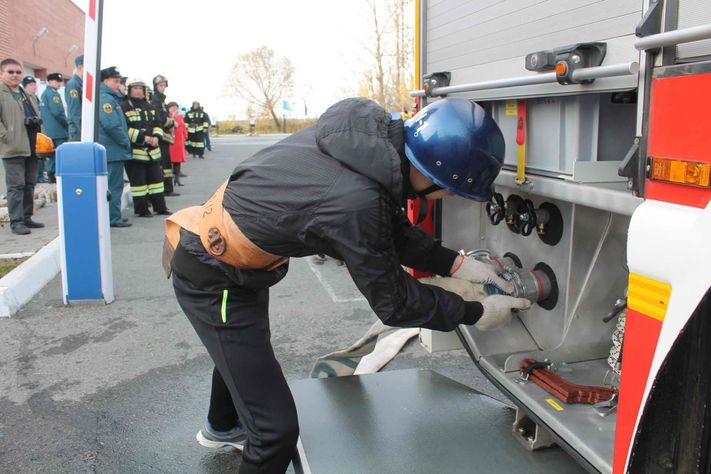 Соревнования по пожрано-прикладному спорту среди школьников