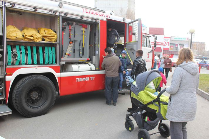 Выставка техники ГУ МЧС