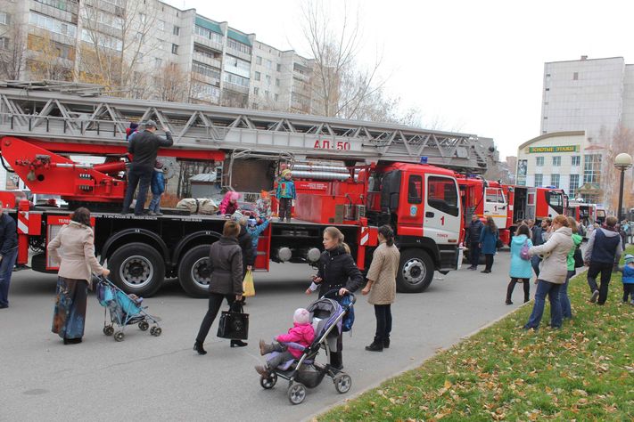 Выставка техники ГУ МЧС