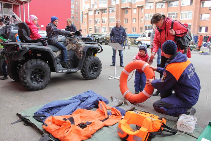 Выставка техники ГУ МЧС