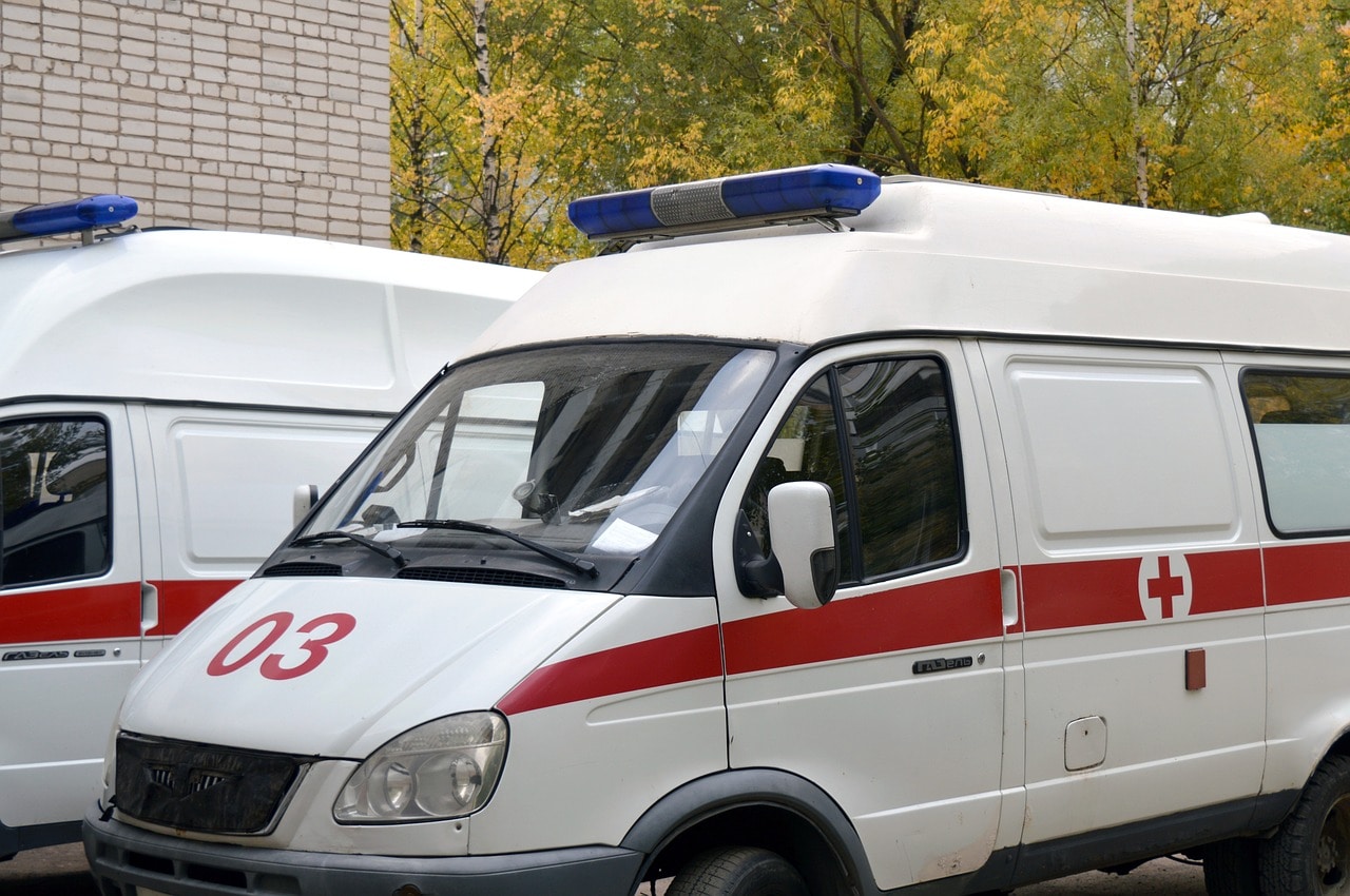 Происшествия, Томские новости, происшествия девочка выпала пострадала выпал из окна ребенок Медики стабилизировали состояние 6-летней девочки, выпавшей из окна в Томске