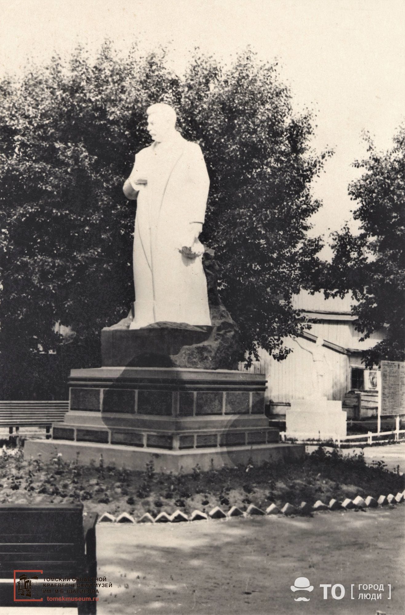 Статуя Сталина в Химках