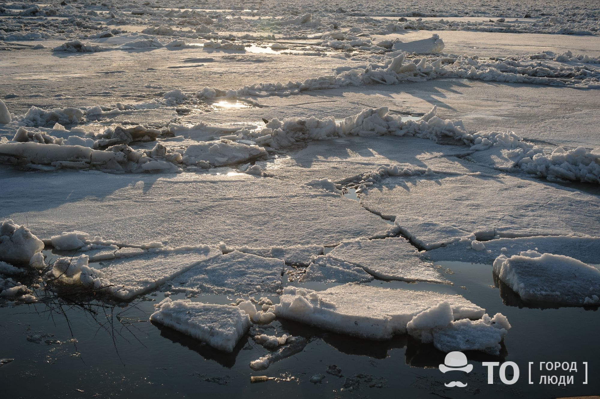 Паводок, Томские новости, ледоход паводок движение льда паводок Ледоход на Томи за час прошел более 15 километров