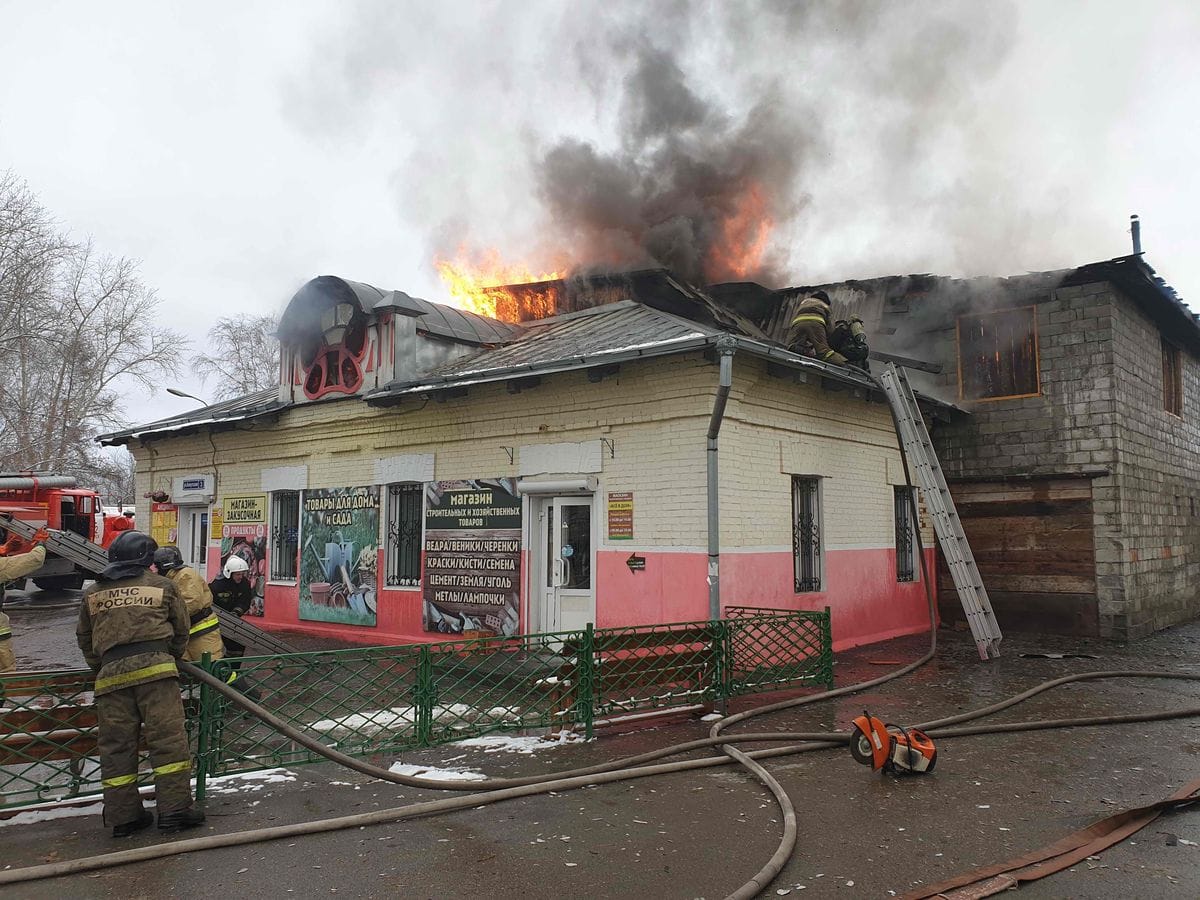 Происшествия, Томские новости, пожар происшествия возгорания горит огонь В Томске ликвидировали крупный пожар на Алеутской (ФОТО)