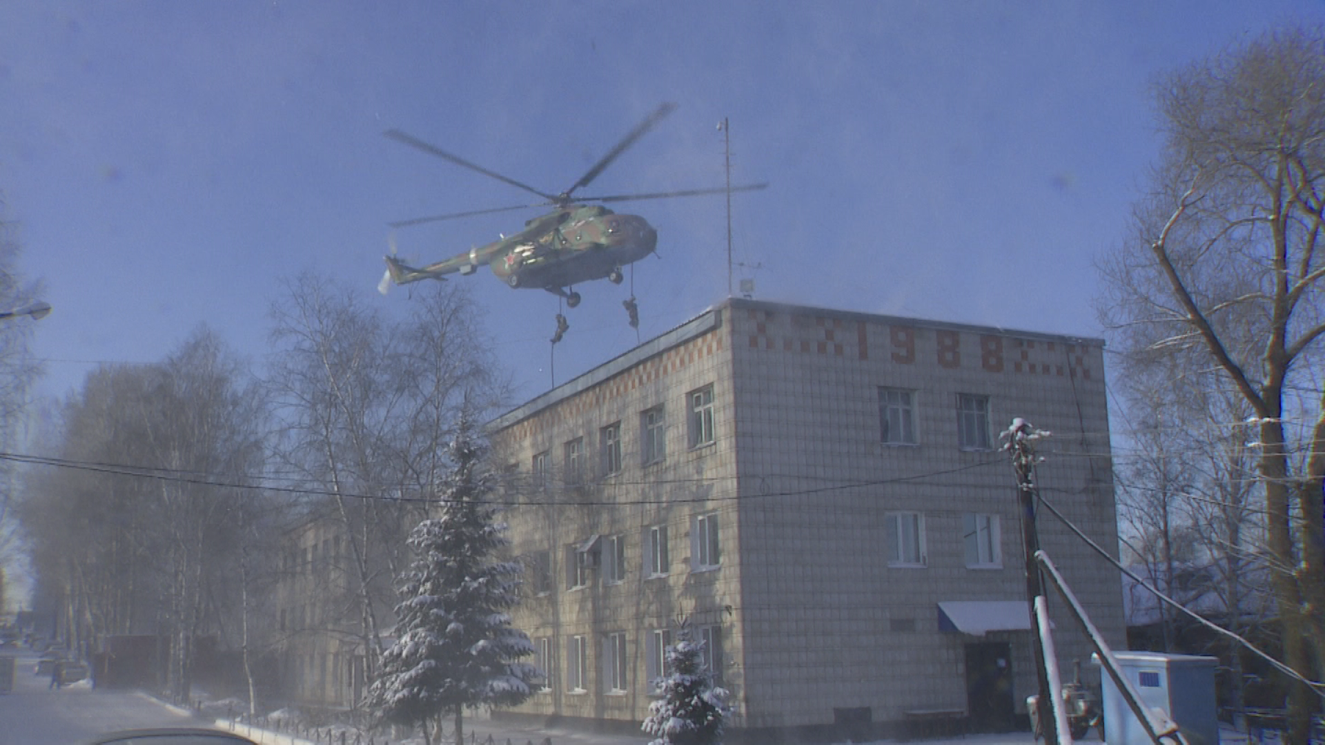 Безопасность, Томские новости, учения вертолет В одной из томских колоний «нейтрализовали» террористов