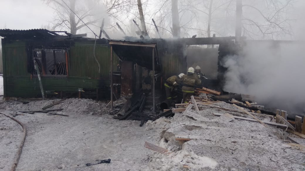Безопасность, Томские новости, лесопилка пожар сгорели происшествия Более тысячи нарушений выявлено в местах проживания мигрантов после пожара на томской лесопилке