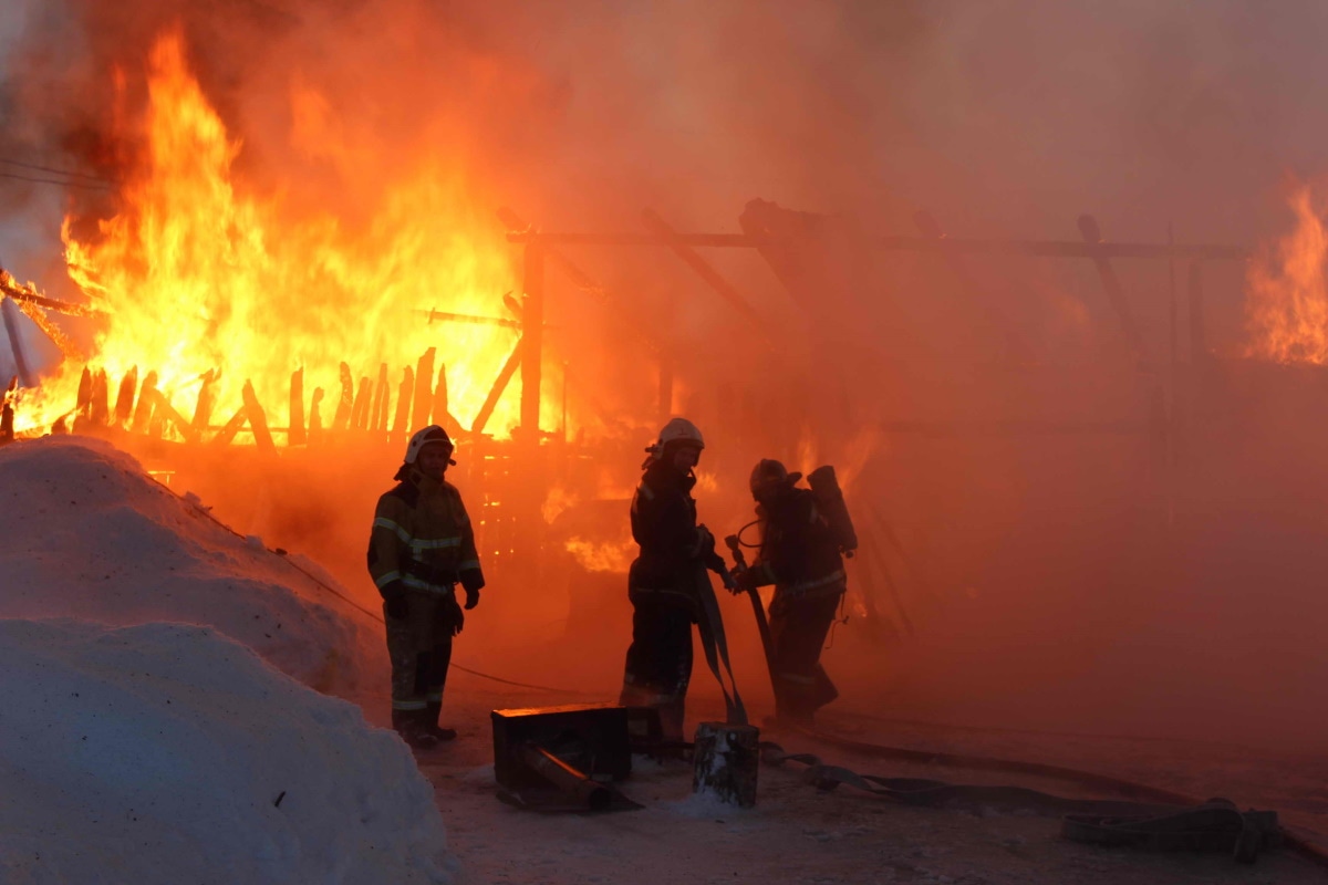 Происшествия, Томские новости, пожар горит огонь происшествия В томской деревне произошел крупный пожар
